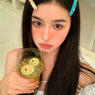 2025年最时尚女生头像