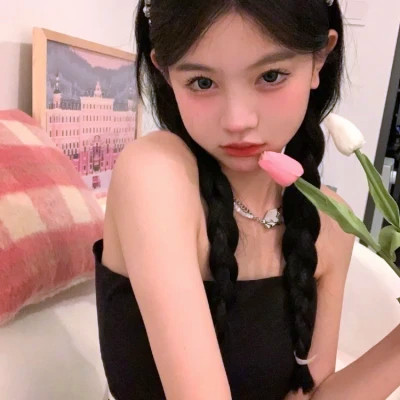 美到炸裂的2025女生全新头像