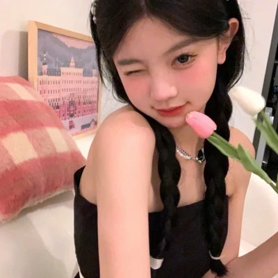 美到炸裂的2025女生全新头像