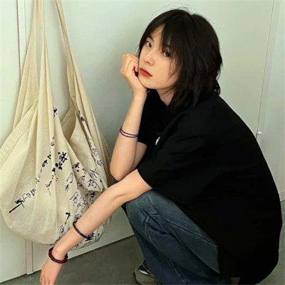 2025最新流行女生微博头像