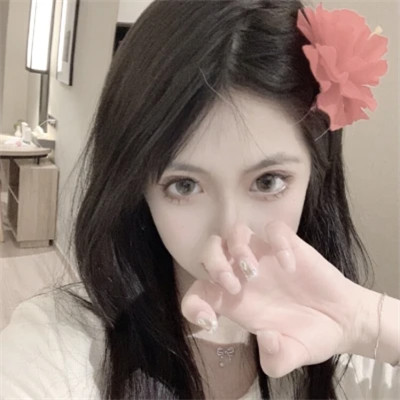 潮流感十足的2025年女生头像