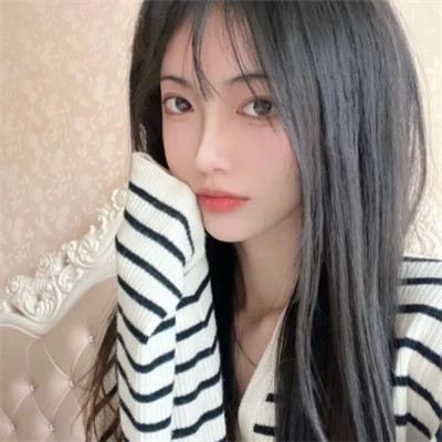潮流感十足的2025年女生头像