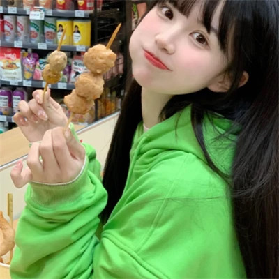 潮流感十足的2025年女生头像
