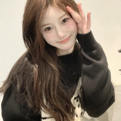 潮流感十足的2025年女生头像