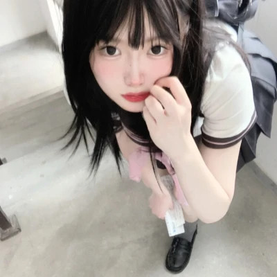 潮流感十足的2025年女生头像