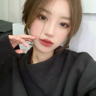 2025年最有魅力的网红女生头像