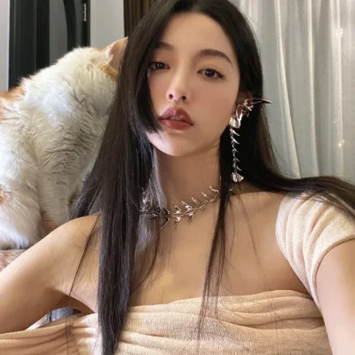 2025年最有魅力的网红女生头像