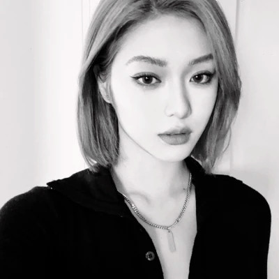 2025年最火爆的女孩头像