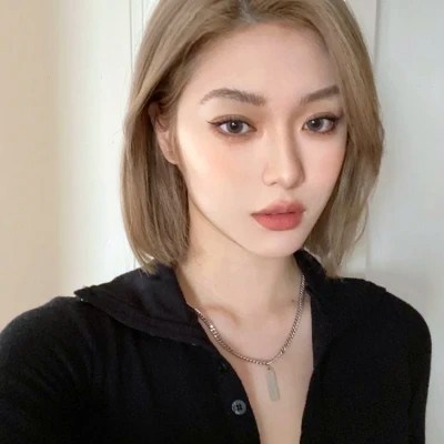 2025年最火爆的女孩头像