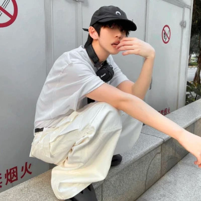 2025最新潮男头像