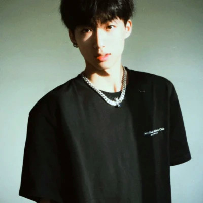 2025最新潮男头像