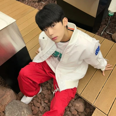 2025年最受欢迎的男生头像