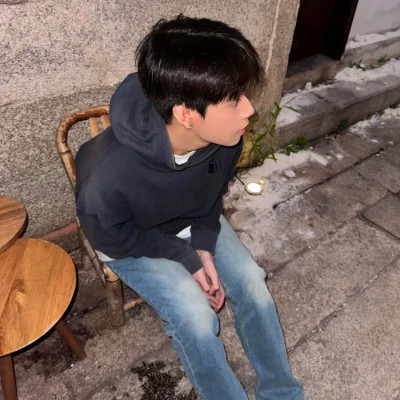 2025年最受欢迎的微信男生头像
