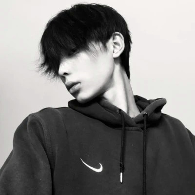 2025年最受欢迎的微信男生头像