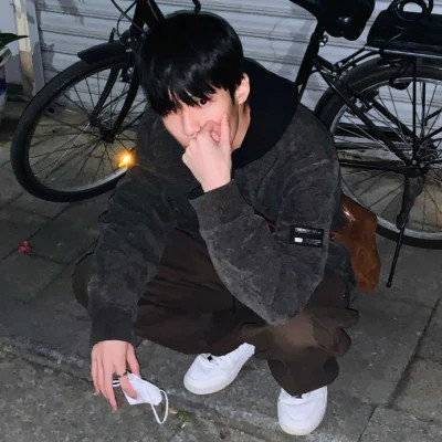 最新2025微信男生头像