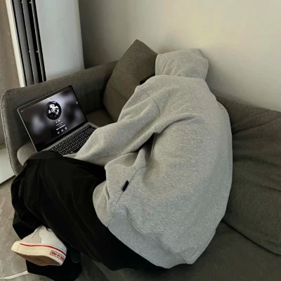 2025年最受欢迎的男生头像图片