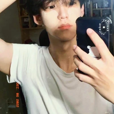 2025年最火的男生头像