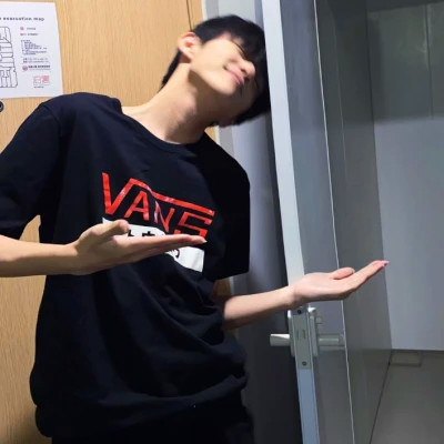 2025年最新颖的男生头像