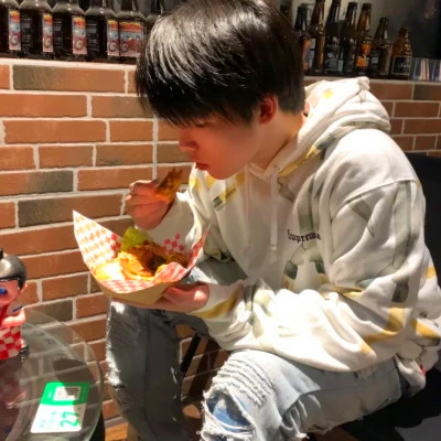 2025年最新微信男生头像