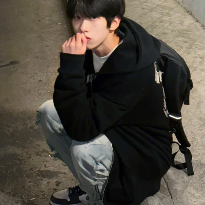 超级好看的2025微信男生头像