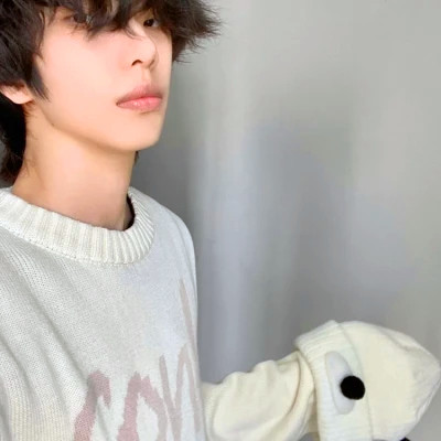 超级好看的2025微信男生头像