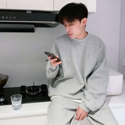 超级好看的2025微信男生头像