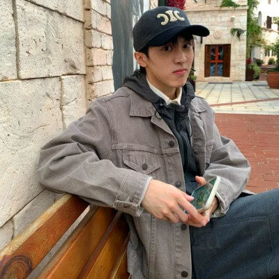 超级好看的2025微信男生头像