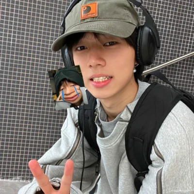超级好看的2025微信男生头像