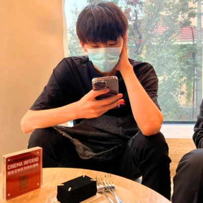 超级好看的2025微信男生头像
