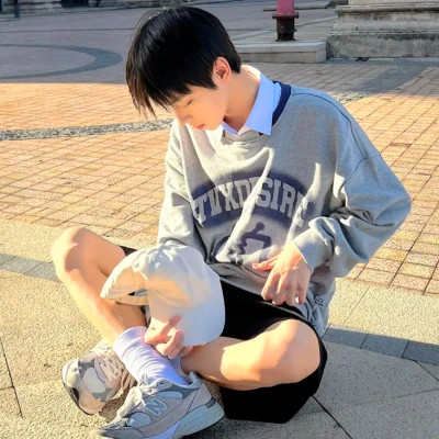 超酷的2025微信男生头像