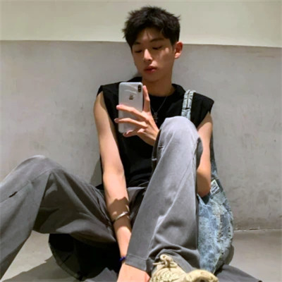 超级酷炫的2025微信男生头像