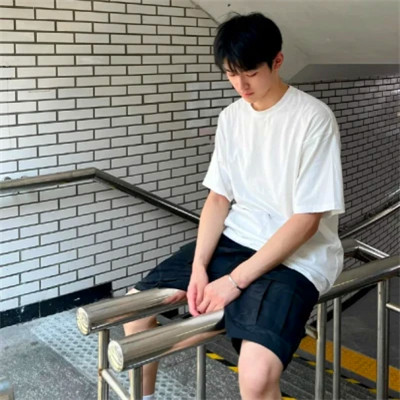 超级酷炫的2025微信男生头像