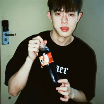 最潮流的酷帅男生头像