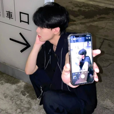 最潮流的酷帅男生头像