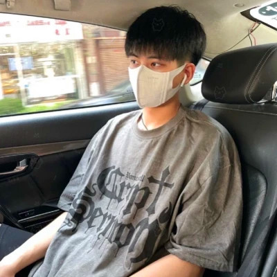 独一无二的2025男生头像