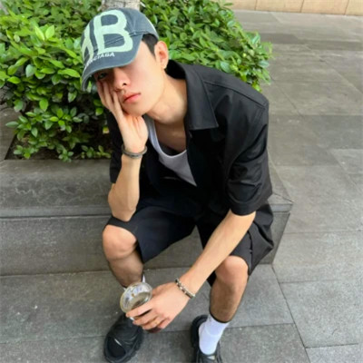 2025年男生头像最新潮流