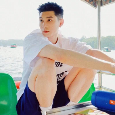 2025年男生微信头像