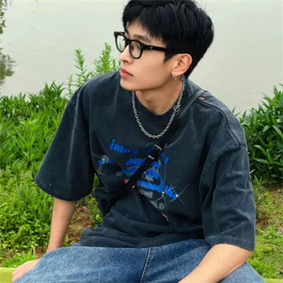 2025年最新微信头像男