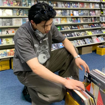 2025年最新版最帅微信头像男