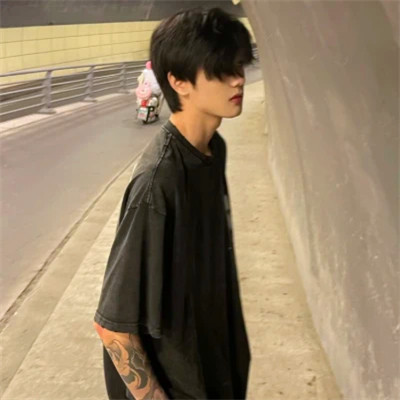 2025年最新微信头像男