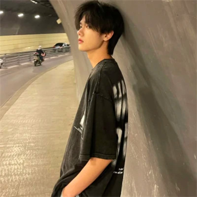 2025年最新微信头像男