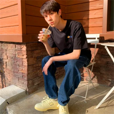 最酷炫的2025男生微信头像