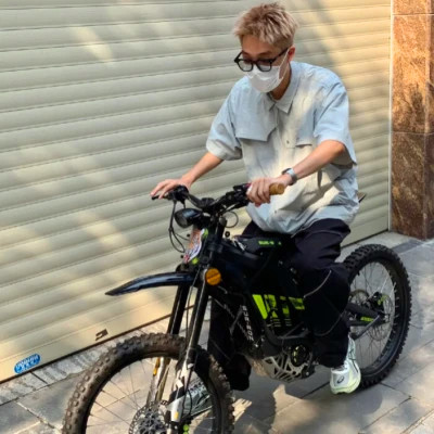 与众不同的超帅男生头像