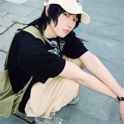 独具魅力超酷真人男生头像