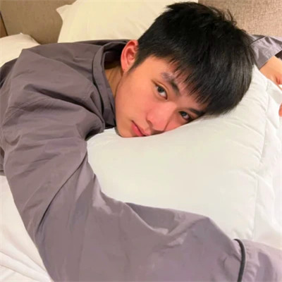 超惊艳真人男生头像