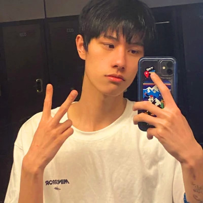 超惊艳真人男生头像