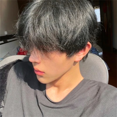 2025最热门的微信男生头像