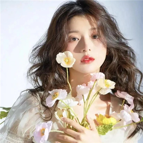 微信头像拿花的女孩