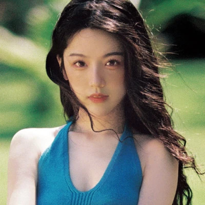 风情万种的小清新干净女生头像