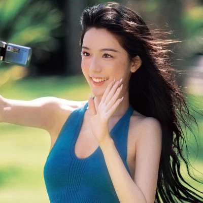 风情万种的小清新干净女生头像